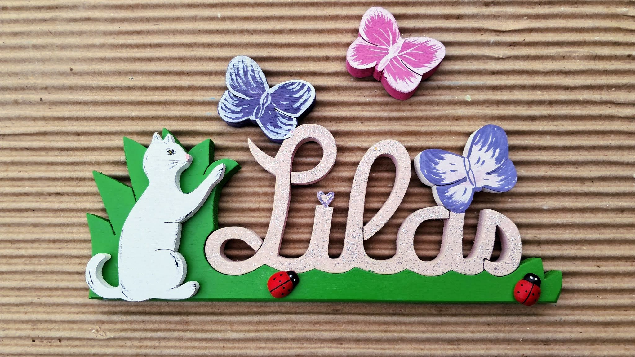 Lilas Rose poudré avec paillettes - Chaton blanc - L:22cm H:12cm