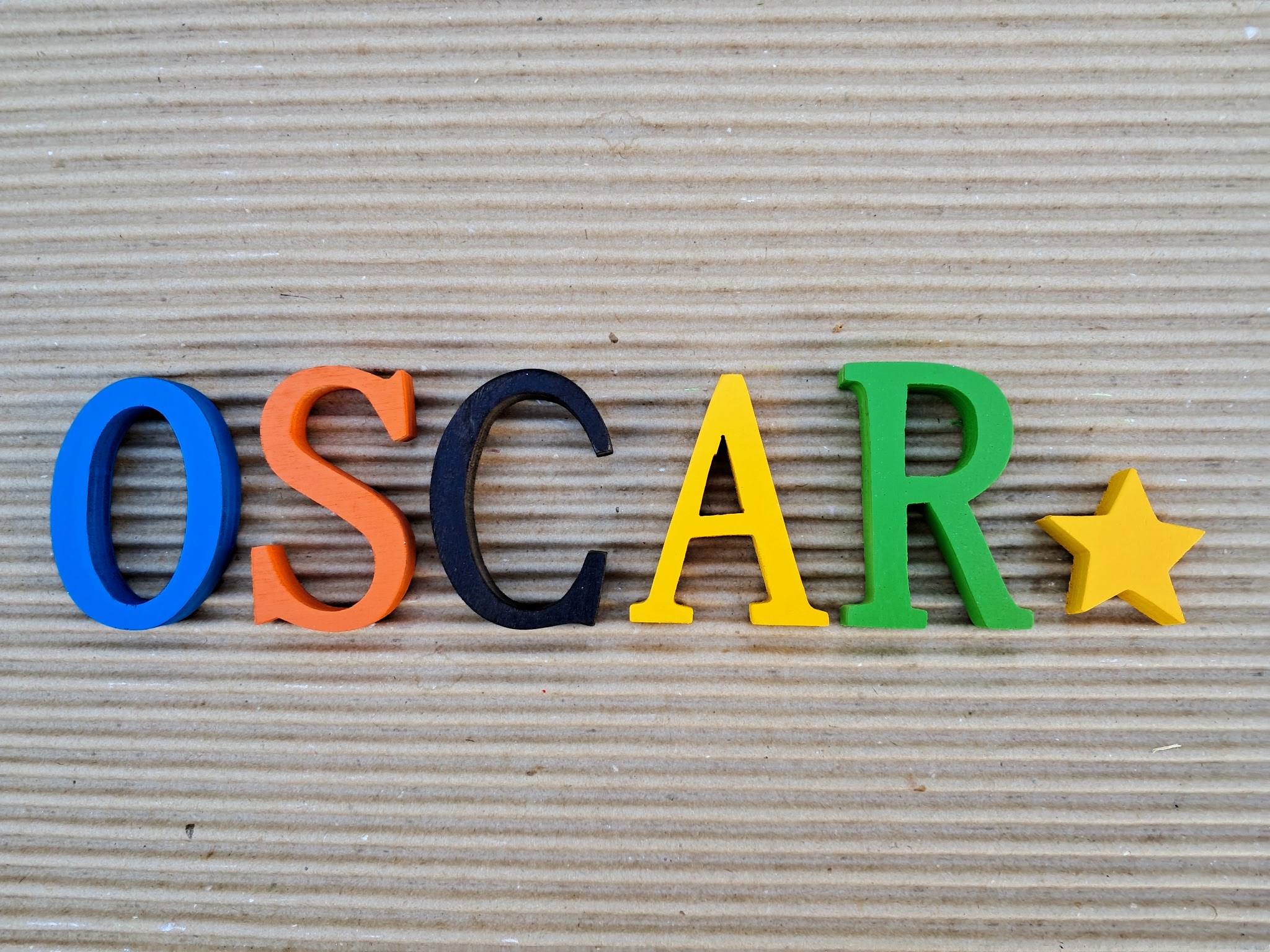 Oscar multicolore - L:25cm H:7cm